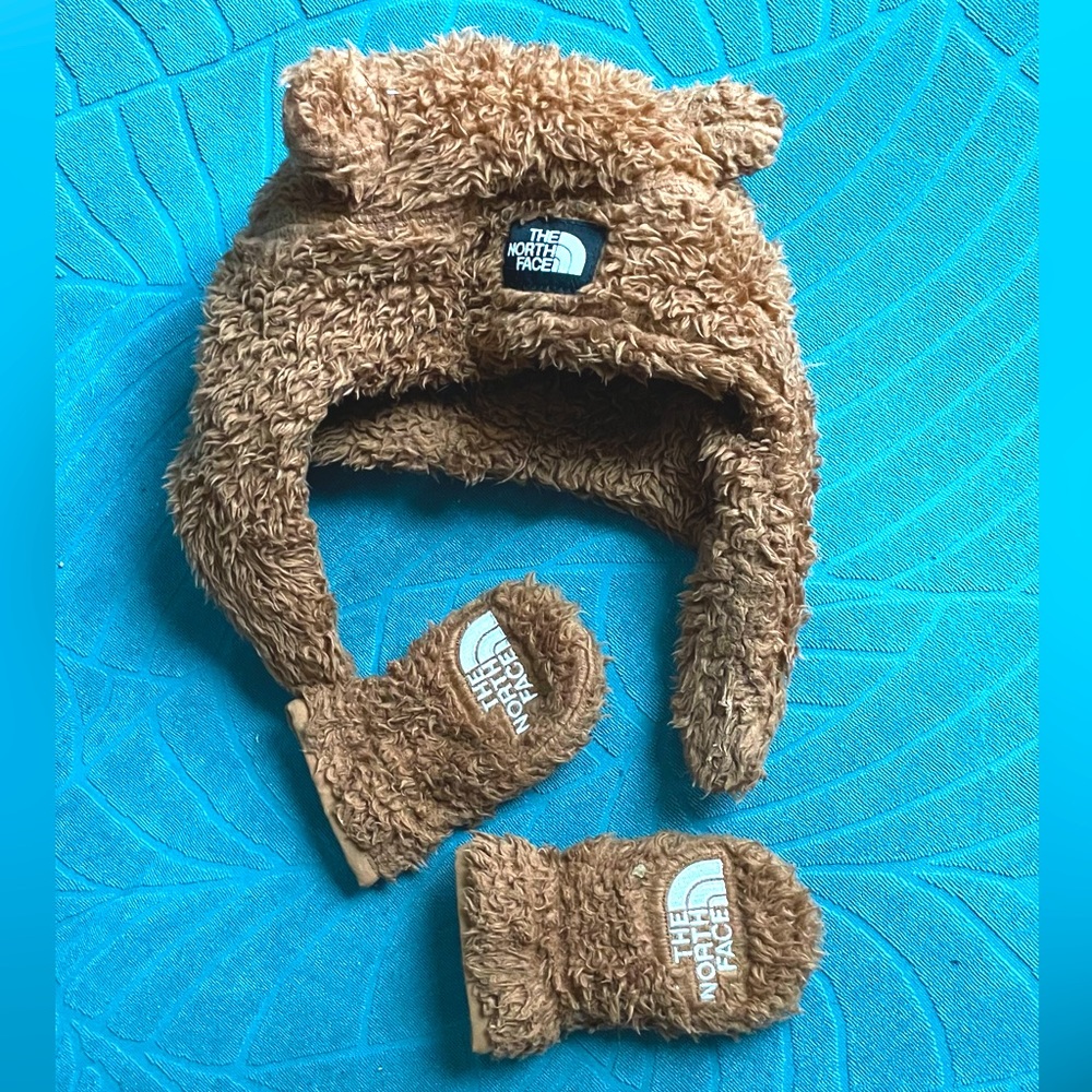 The North Face baby bear suave oso hat and mittens 6-24 months